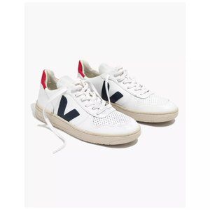 Veja V-10 Sneakers - Size 9